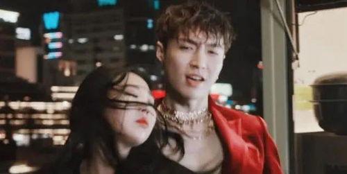 娱乐吃瓜的博主是谁呀视频,揭秘热门视频背后的神秘人物  第3张 娱乐吃瓜的博主是谁呀视频,揭秘热门视频背后的神秘人物  第3张